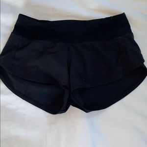 lululemon black speed up short 2.5